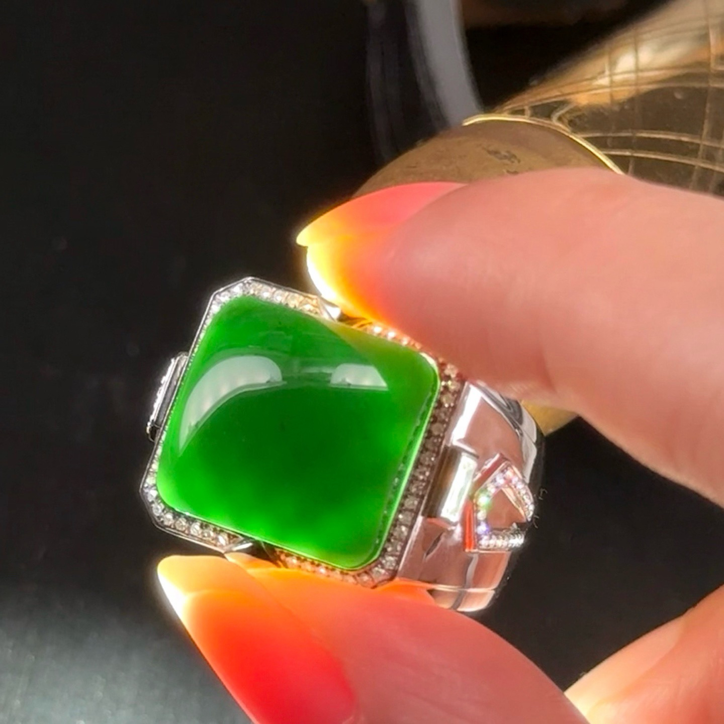 精品18k墨翠男戒 种好色正 黑度极好 打灯通透 油性十足 尺寸14.7