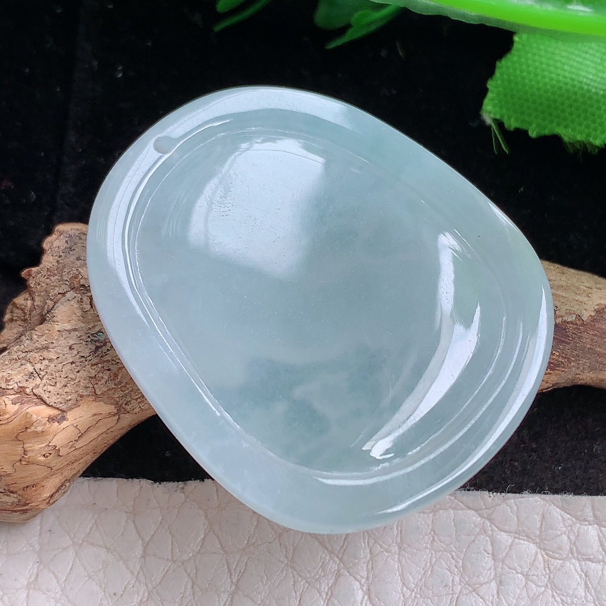 ktj实拍36.6*31*5.6缅甸翡翠a货精雕冰纯马上发财 生肖马玉吊坠