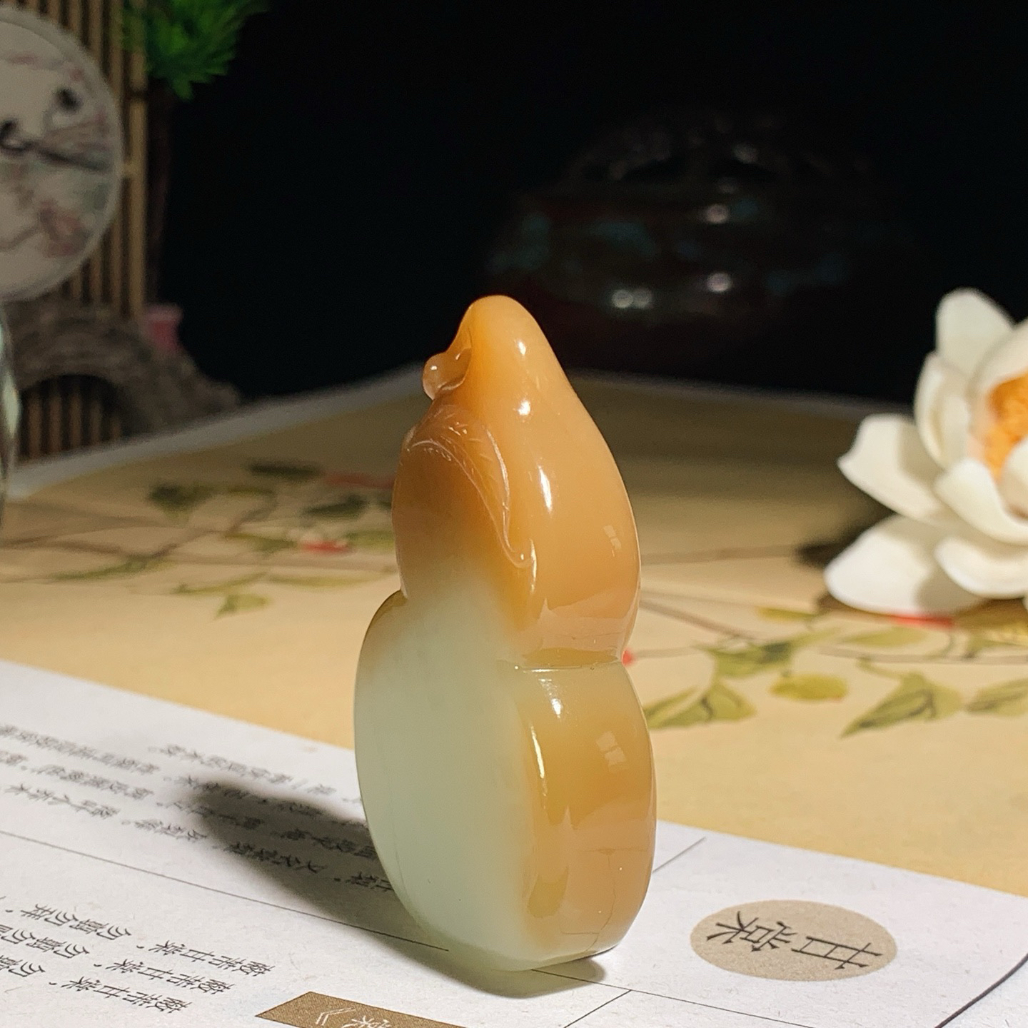 新疆和田玉且末糖葫芦挂件！尺寸50/31/10重31.5克。玉质细腻油润。手推出油。佩戴高端典雅。lt260608