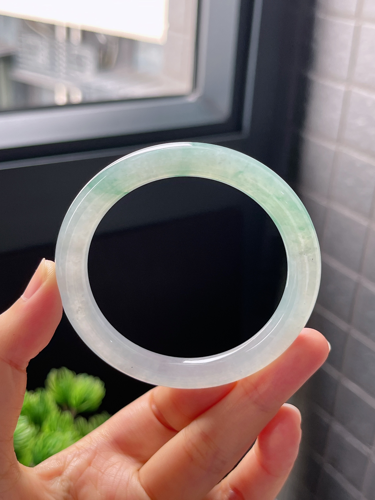 圈口51.2，冰糯飘花细圆条翡翠手镯