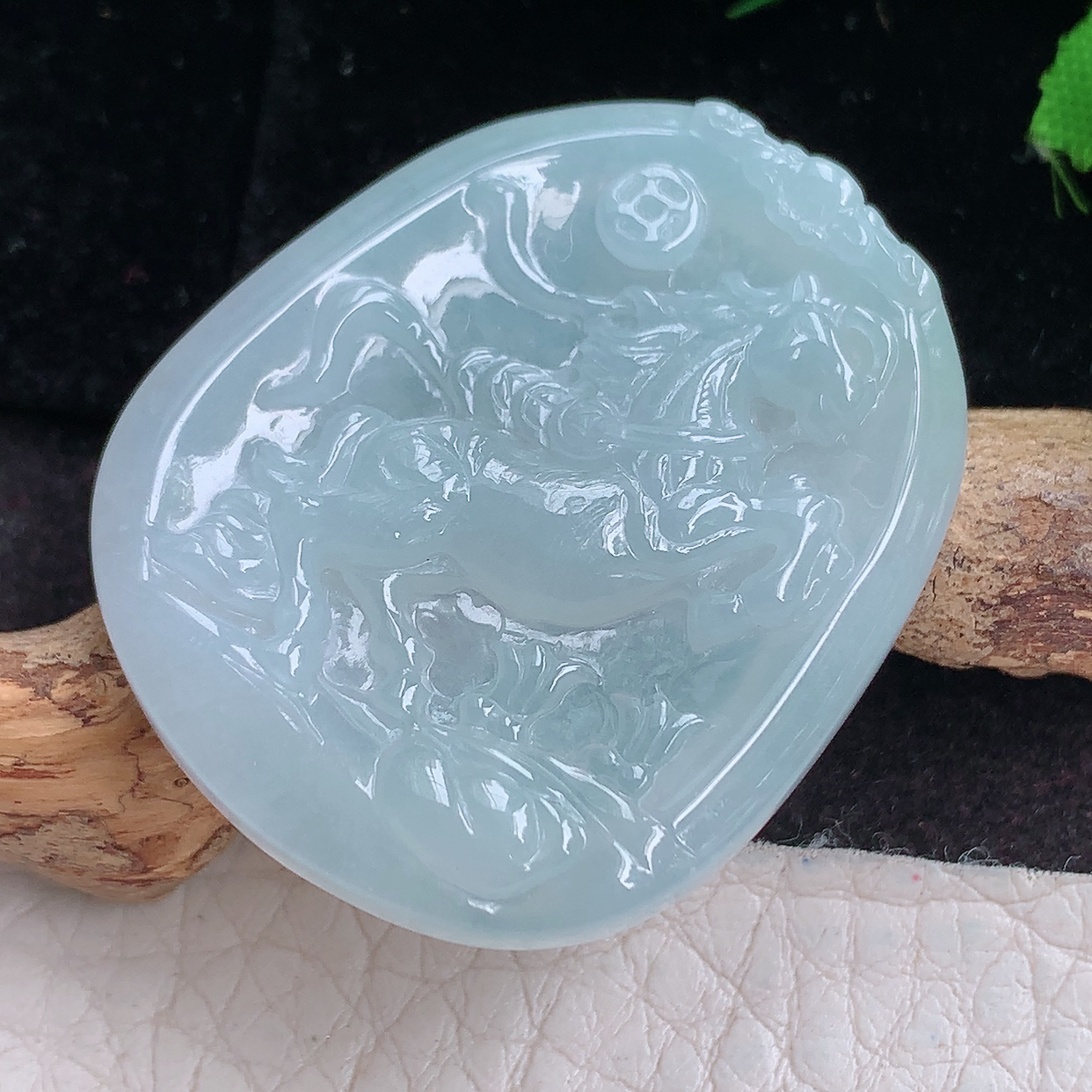 ktj实拍36.6*31*5.6缅甸翡翠a货精雕冰纯马上发财 生肖马玉吊坠