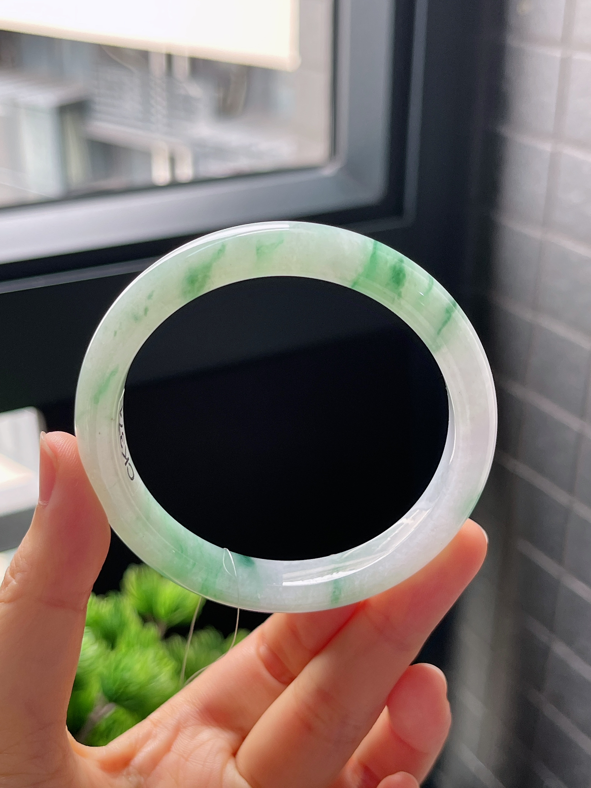 正圈55圈口，翡翠冰糯种飘绿飘花手镯