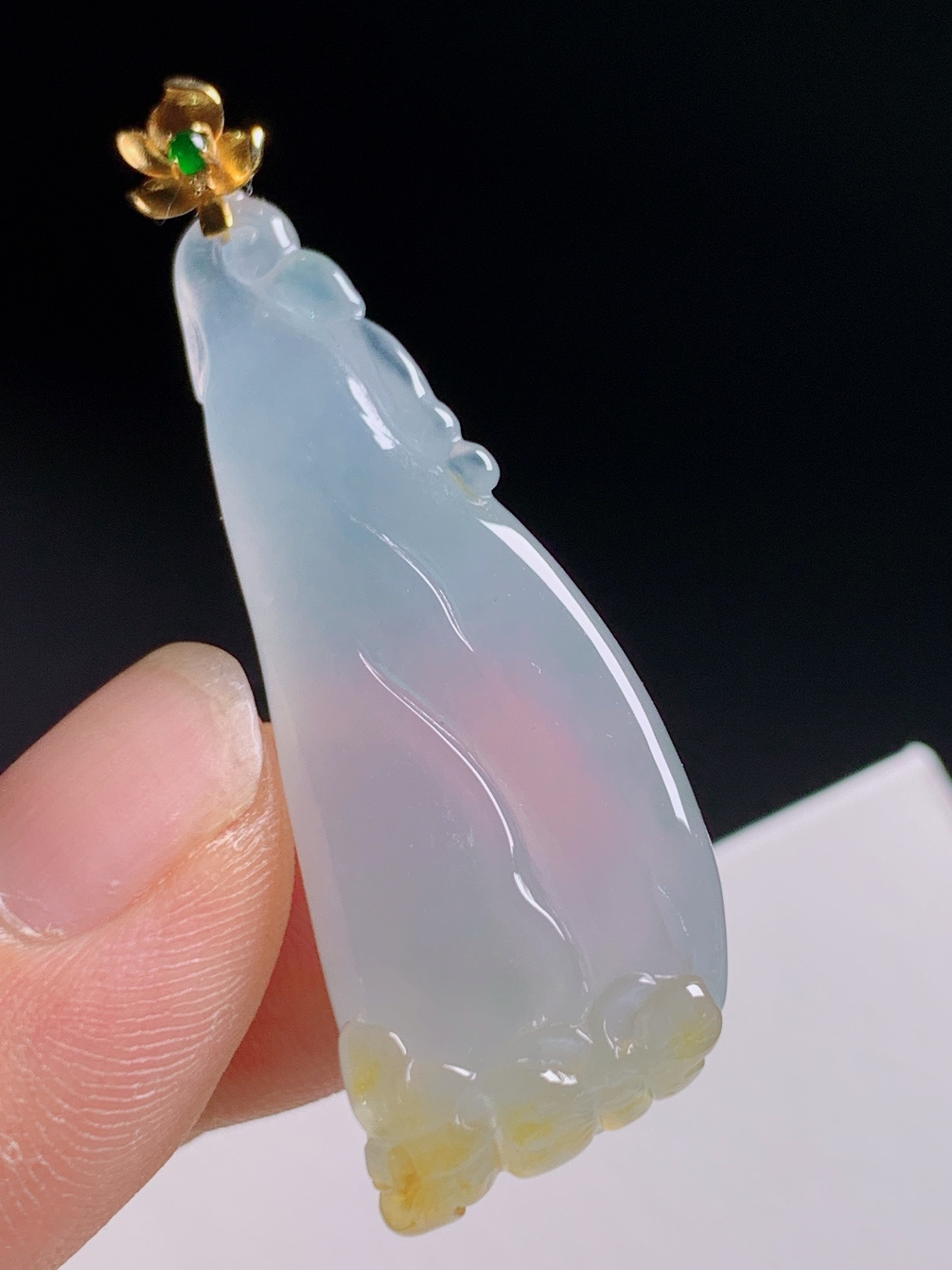 冰飘黄翡玉兰花吊坠，18K金镶阳绿顶珠，冰润雅致，花开富贵 080605