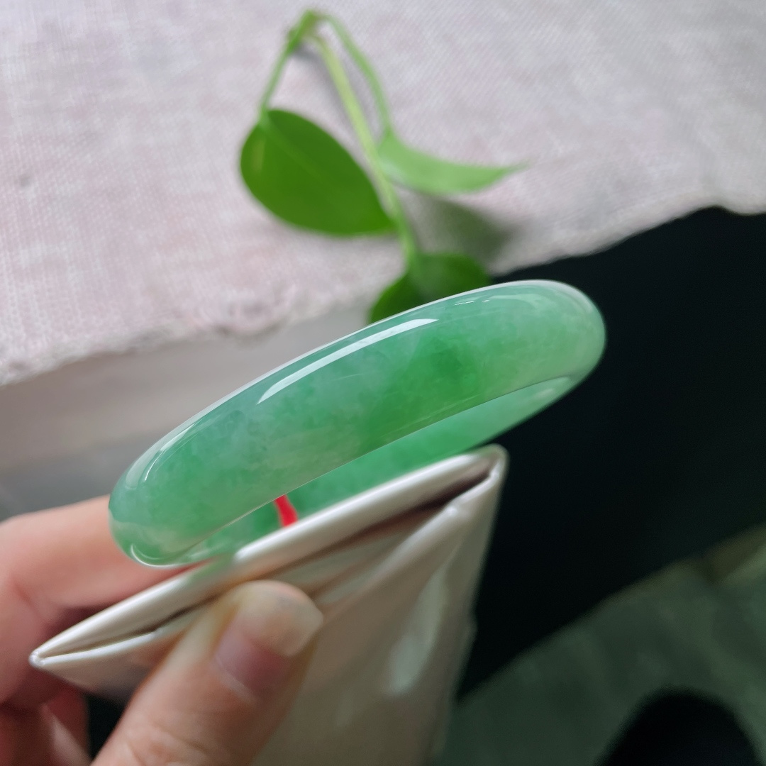 52（47）/11.5/7.6绿底贵妃，鲜翠夺目，种老，贵气自扬，冰润细腻，晶体纹，ss54474a