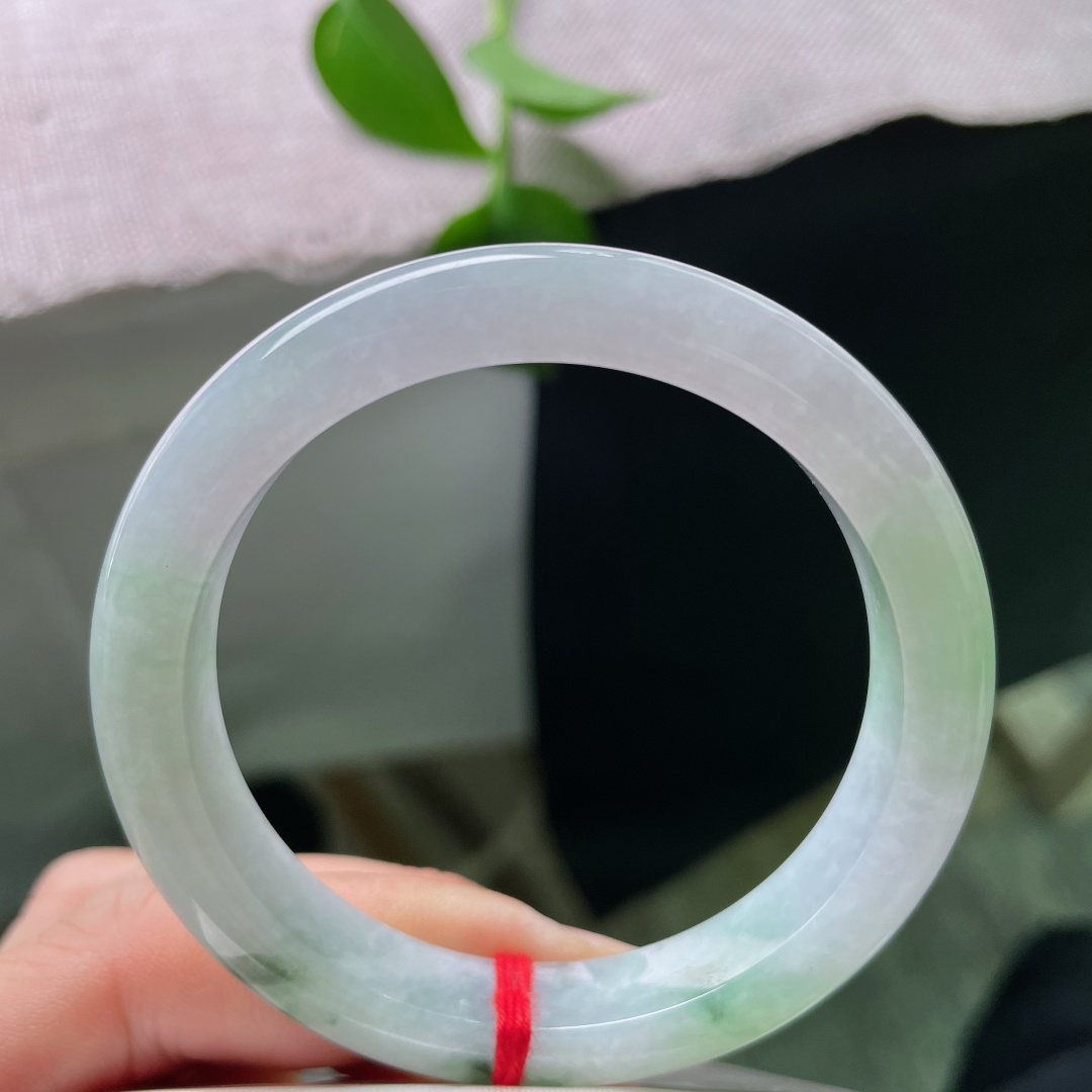 52.7/10.6/7.9飘花正圈口，水润细腻，清雅苑苑，贵气，有纹，ss53819a