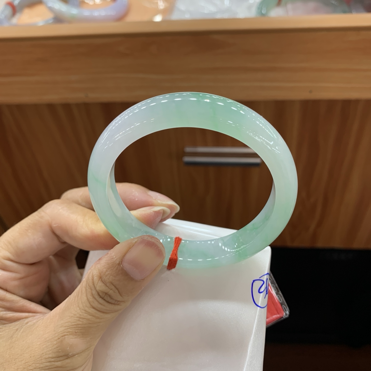 冰飘绿正圈翡翠手镯 54.8-11.8-8.3