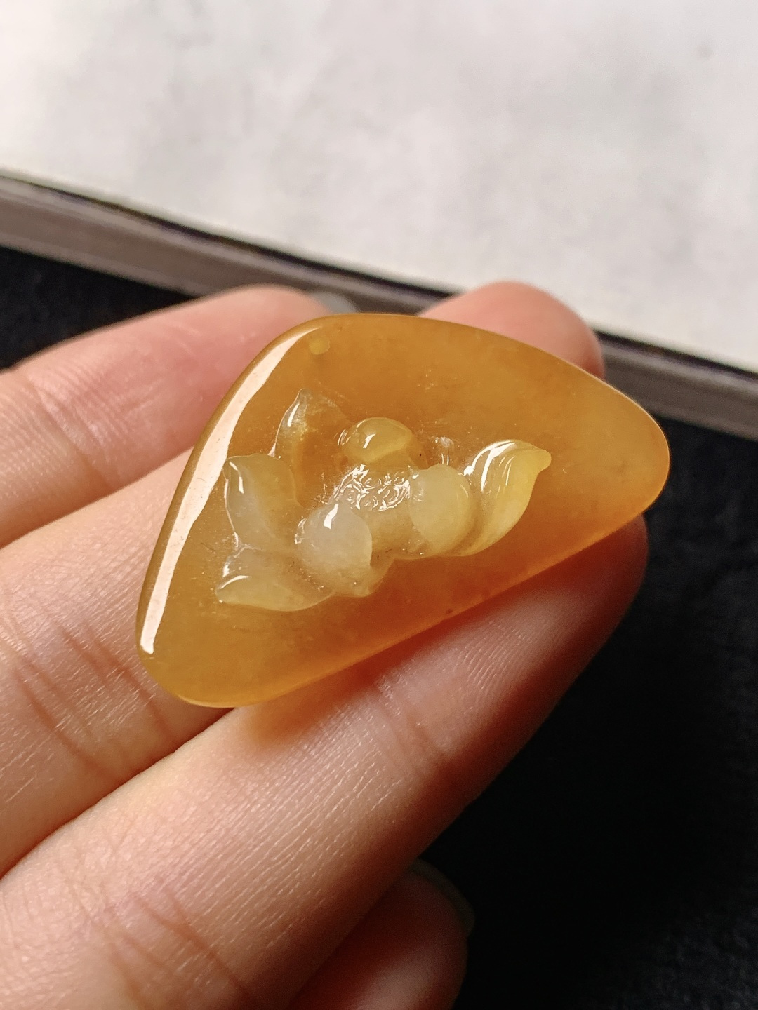 黄翡莲花牌，色泽浓艳 0609尺寸32.3*19*8.1