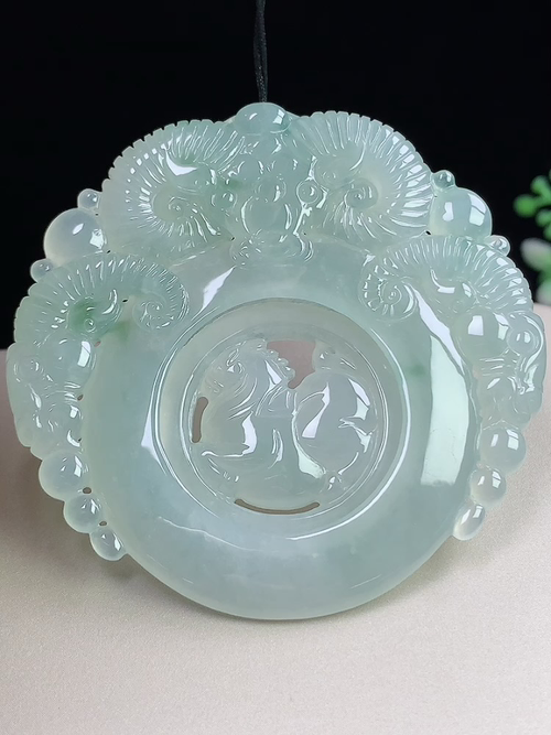 三阳开泰，无裂，尺寸57.2*57.6*5.1mm，L09cjt