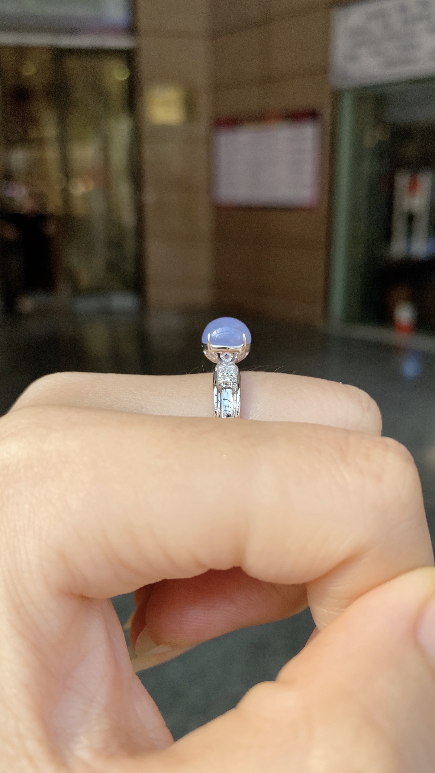自然光 · 冰蛋面戒指 18K · 整：14.8*7.8*8.6mm 裸：7.8*6.6*4.5mm