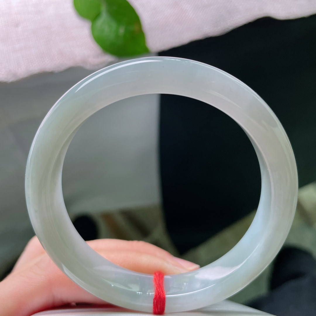 淡绿底正圈，水头好，种老，细润，佩戴素雅，百搭，有棉线，ss51566a