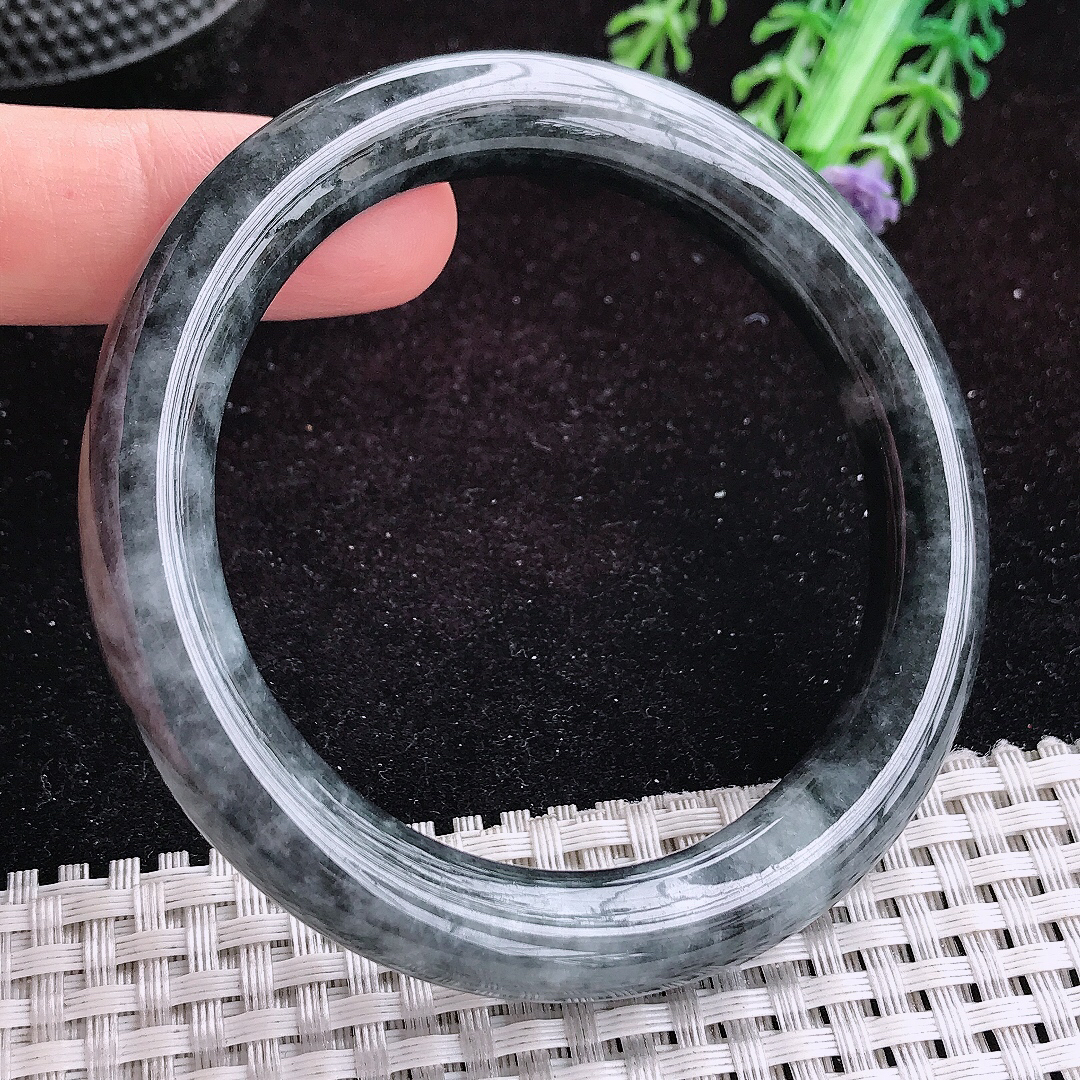 自然光57/10/9.9老坑精美温润特色乌鸡种飘花圆条手镯平安镯翡翠玉镯美人镯