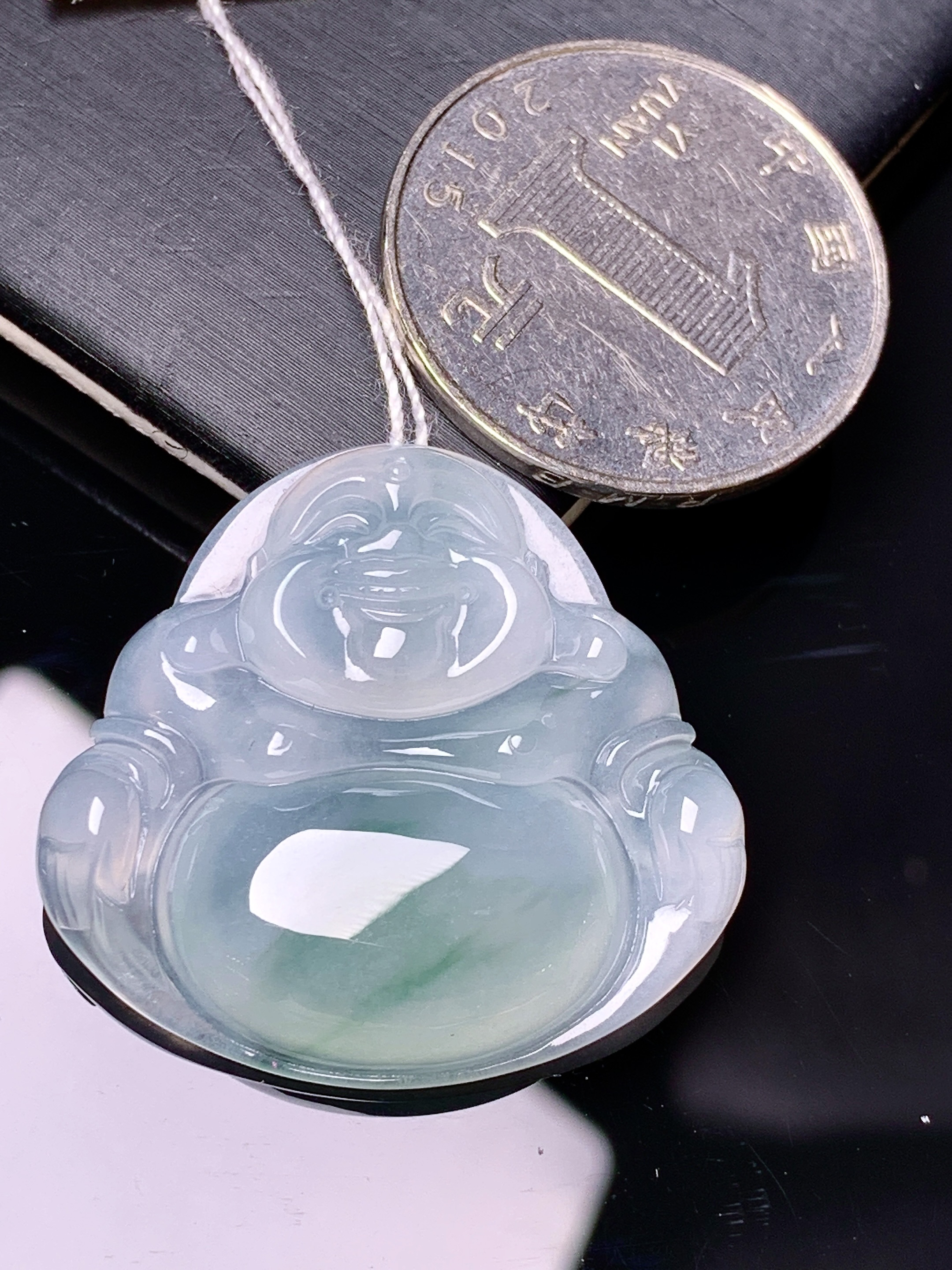 冰种飘绿佛公吊坠 玉质细腻 色泽艳丽清新 整体尺寸29*31.2*6 d1