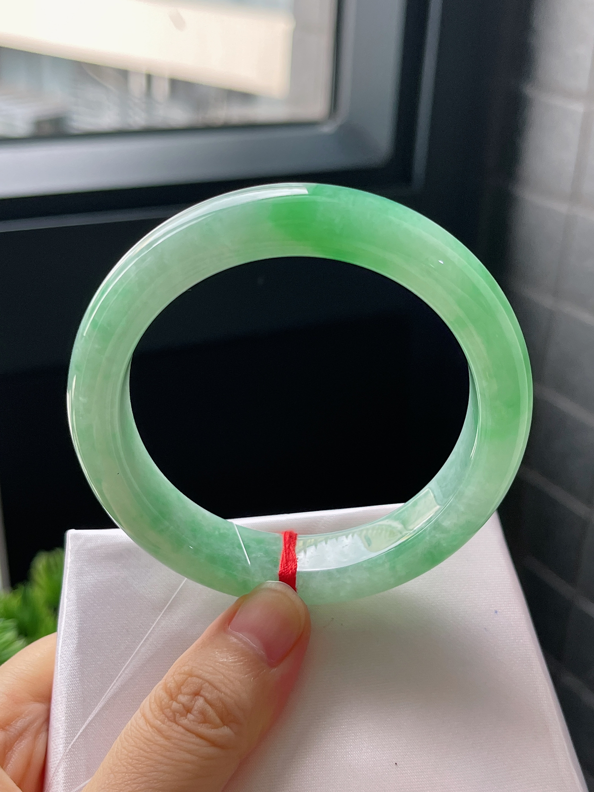 正圈55.1圈口，翡翠糯化种绿色手镯