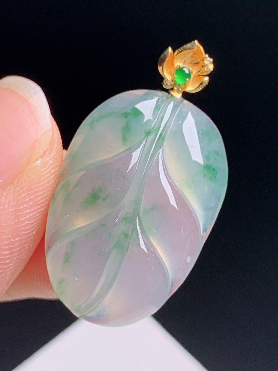 冰种飘花树叶吊坠，冰润通透飘花灵动，18K金镶阳绿顶珠寓意金枝玉叶 裸石24.6-14.7-5.5 整体31 530608