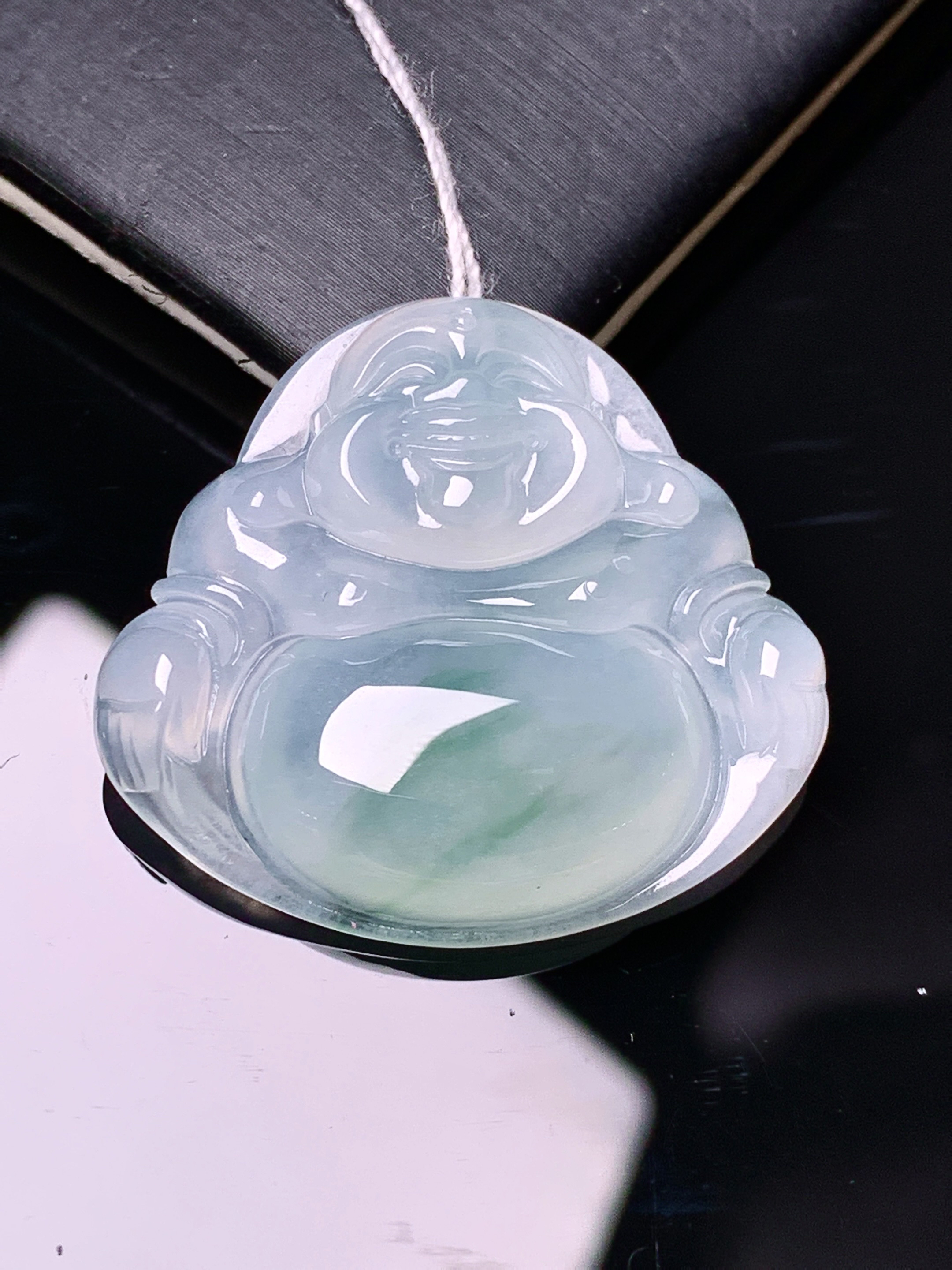 冰种飘绿佛公吊坠 玉质细腻 色泽艳丽清新 整体尺寸29*31.2*6 d1