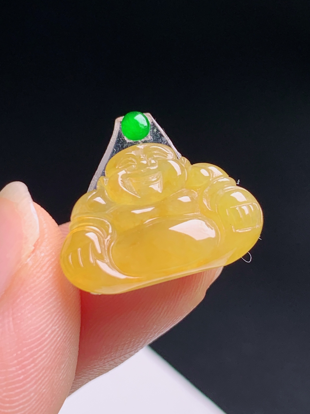 冰黄翡佛公，满色鸡油透起光，笑佛纳福招财旺运