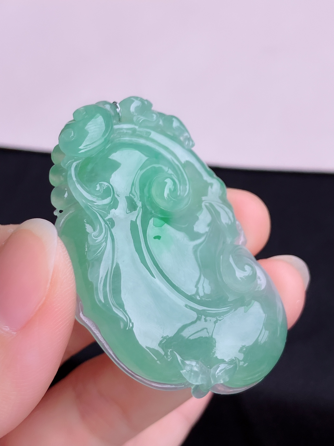 绿底大如意，晶莹剔透，尺寸54/34.5/7.3/自然光实拍