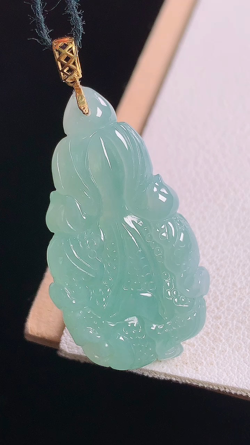 ️18K冰蓝白菜吊坠，无裂，尺寸:38.5-32.0-17.8-6.6mm 6