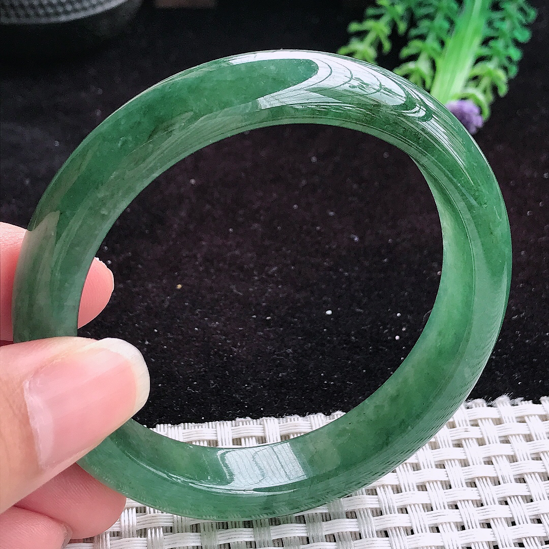 实拍A货翡翠58/12.9/8.4老坑冰润辣色满绿手镯平安镯翡翠玉镯美人镯