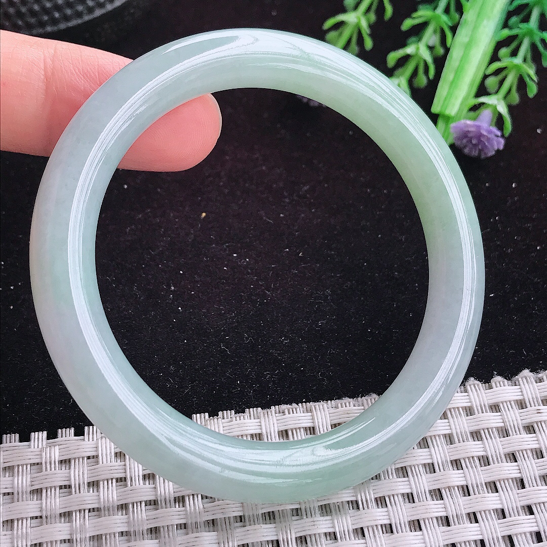 实拍A货翡翠52.5/8.3/8.6老坑秀气温润晴底圆条手镯平安镯翡翠玉镯美人镯