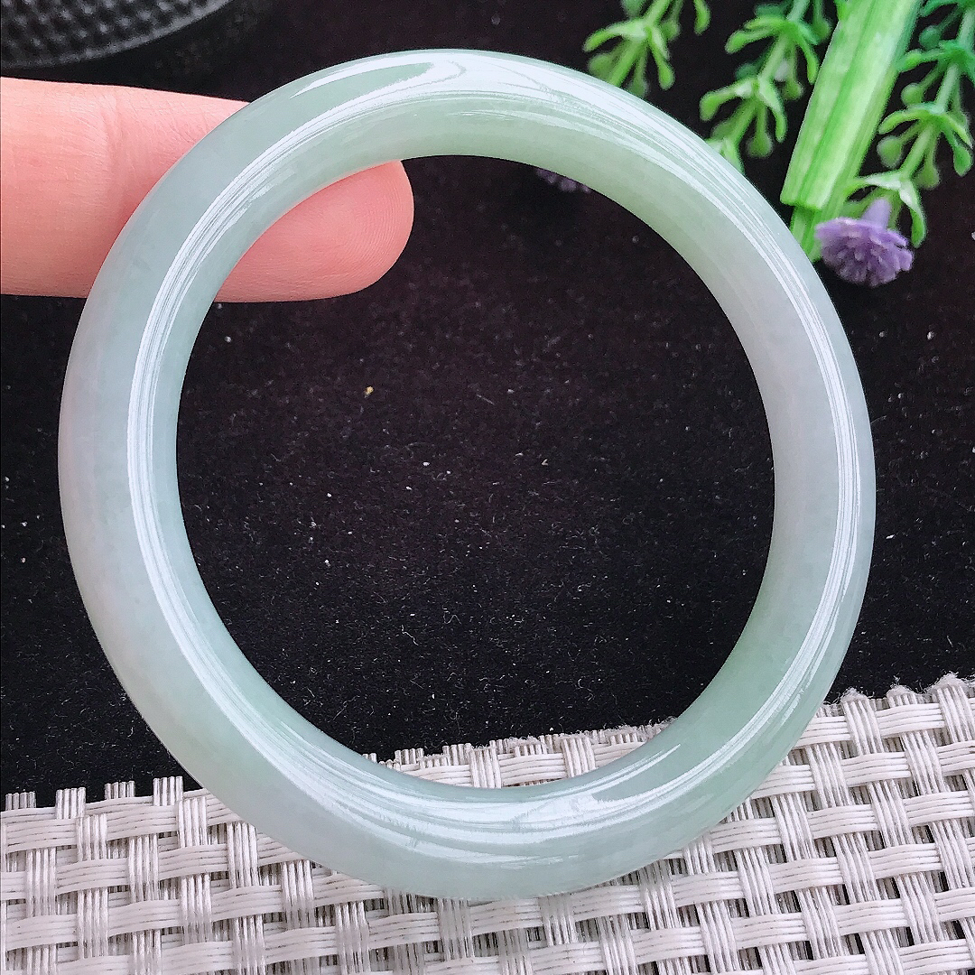 实拍A货翡翠52.5/8.3/8.6老坑秀气温润晴底圆条手镯平安镯翡翠玉镯美人镯
