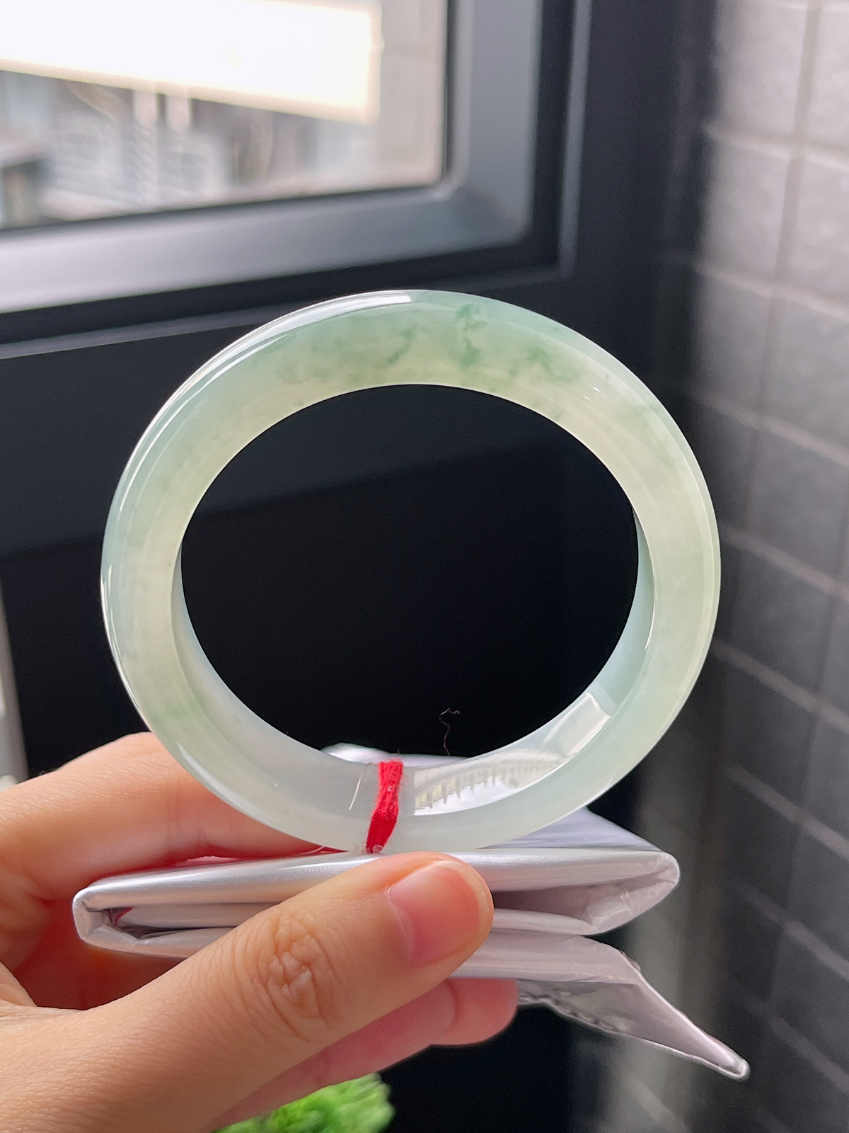 正圈58圈口，翡翠冰糯种绿色飘花手镯