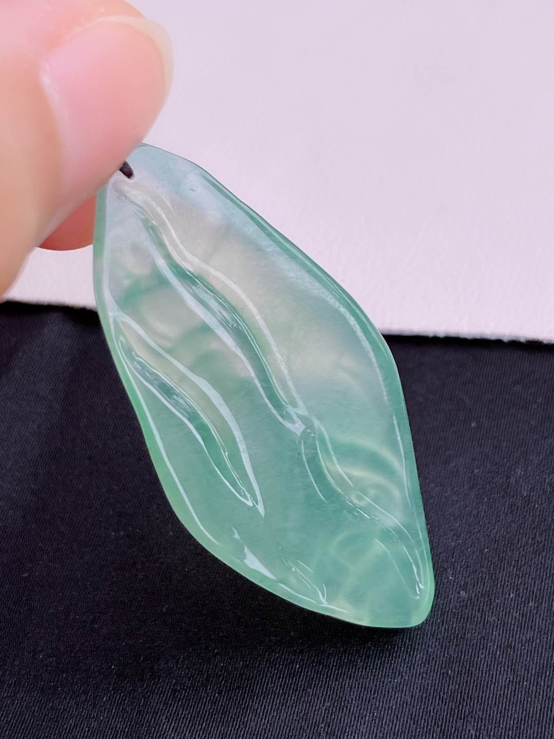 绿底自在观音，晶莹剔透，尺寸48/22/4.6/自然光实拍