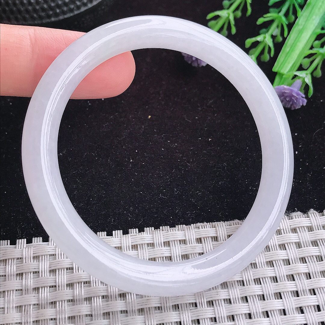 实拍A货翡翠53/7.9老坑冰润起胶白月光圆条手镯平安镯细条翡翠玉镯