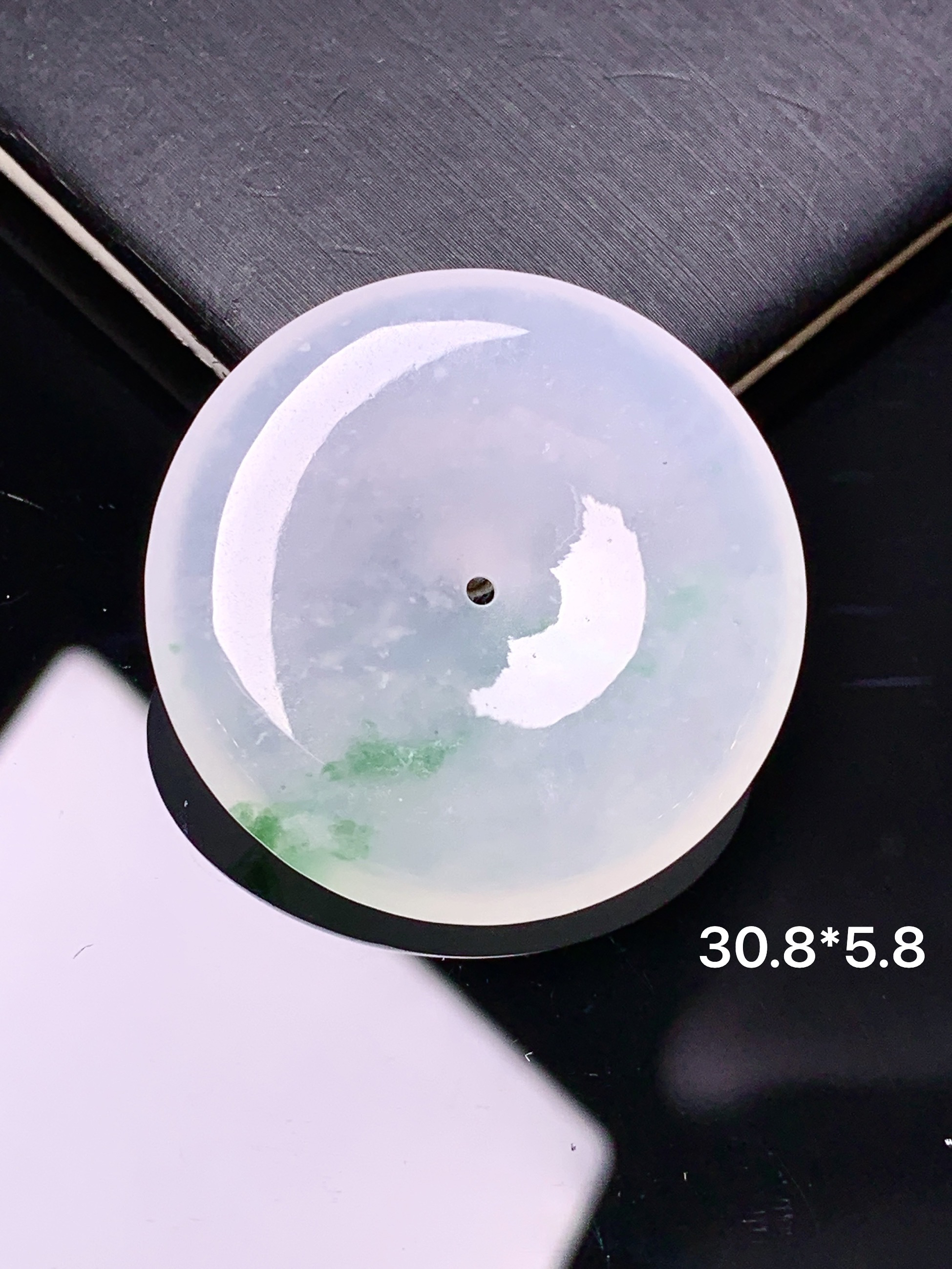 冰种平安扣吊坠 玉质细腻 色泽艳丽清新 整体尺寸30.8*5.8 d1