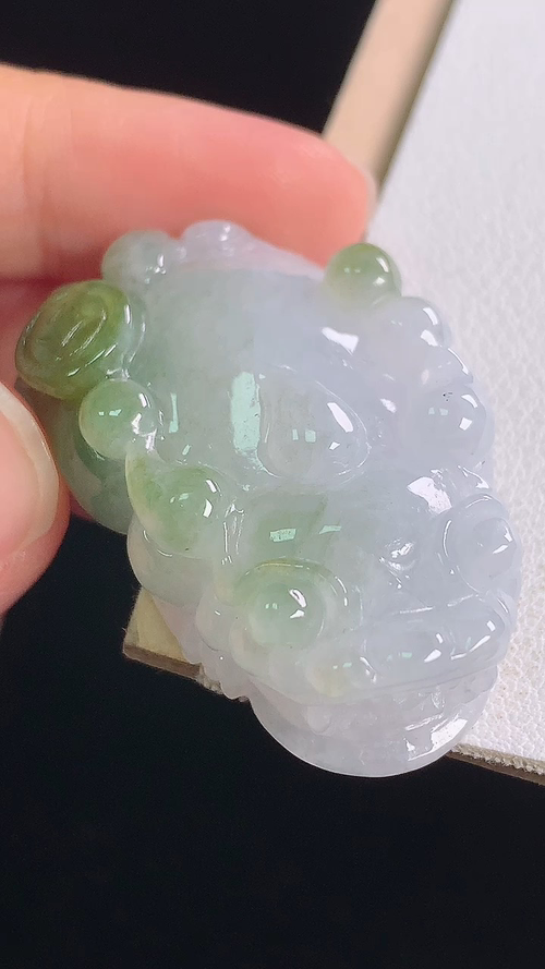 冰黄貔貅，无裂，尺寸:38.7-24.5-13.8mm