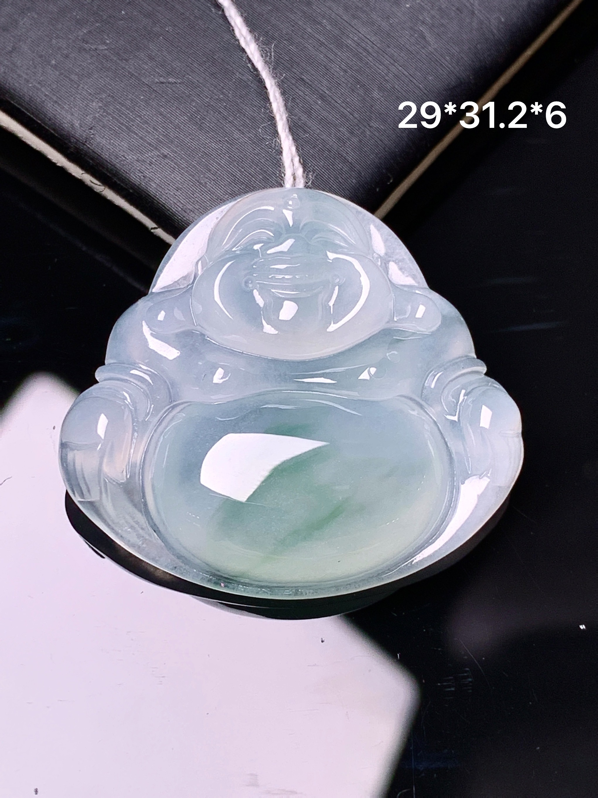 冰种飘绿佛公吊坠 玉质细腻 色泽艳丽清新 整体尺寸29*31.2*6 d1