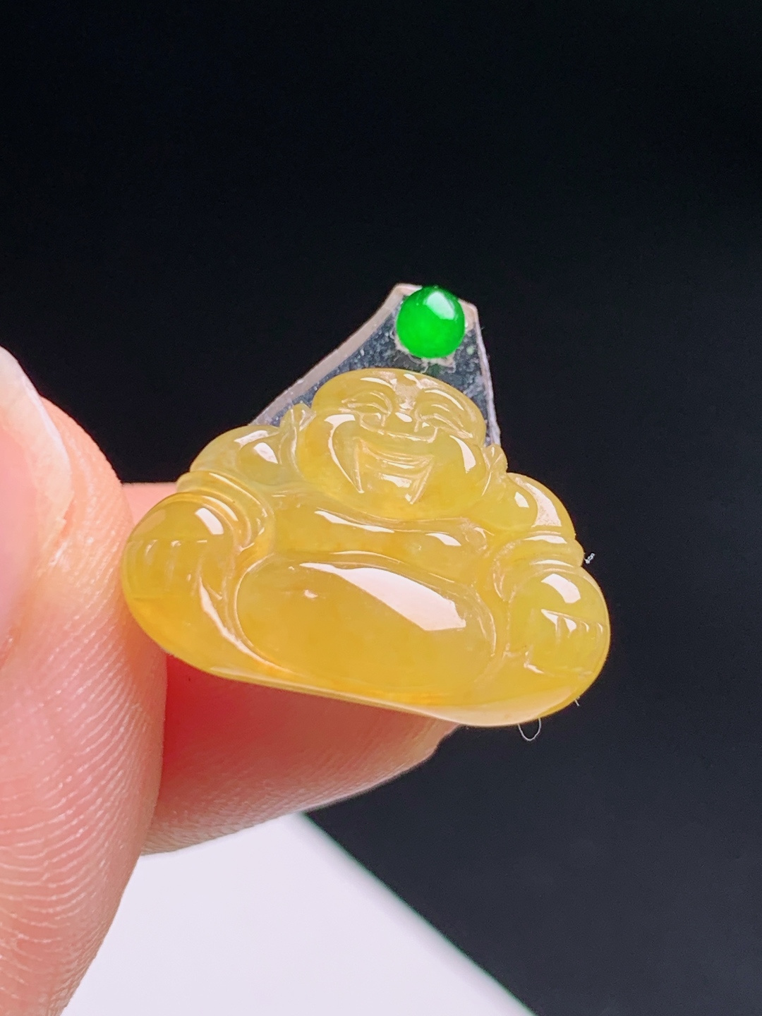 冰黄翡佛公，满色鸡油透起光，笑佛纳福招财旺运