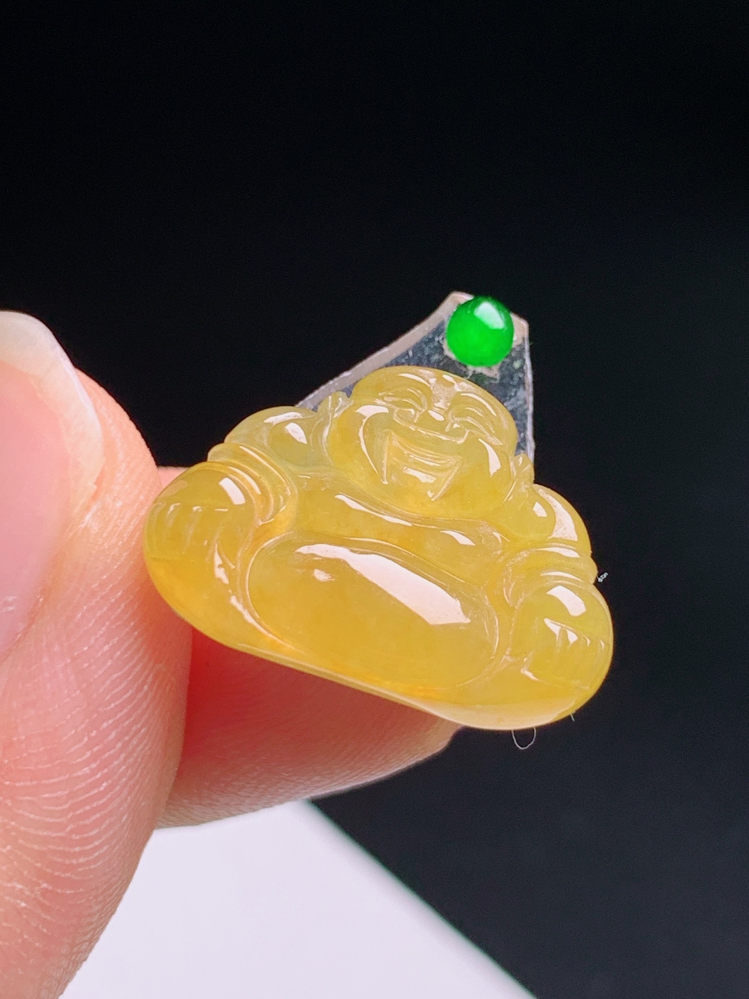冰黄翡佛公，满色鸡油透起光，笑佛纳福招财旺运