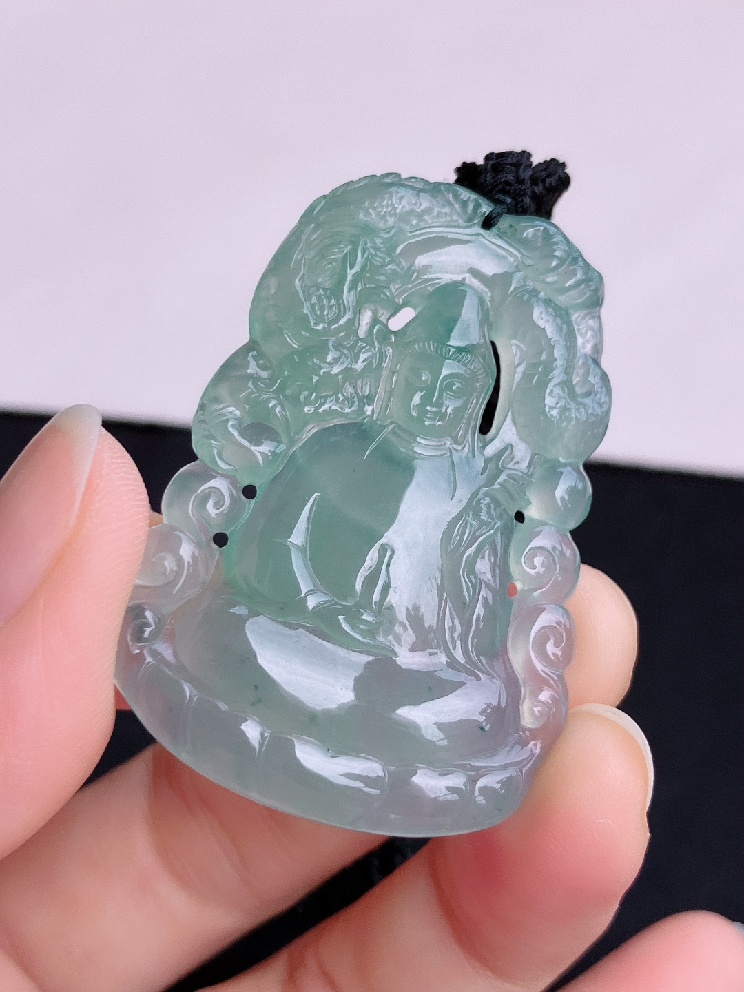 底色乘龙观音，晶莹剔透，尺寸48.2/34.6/5.3/自然光实拍