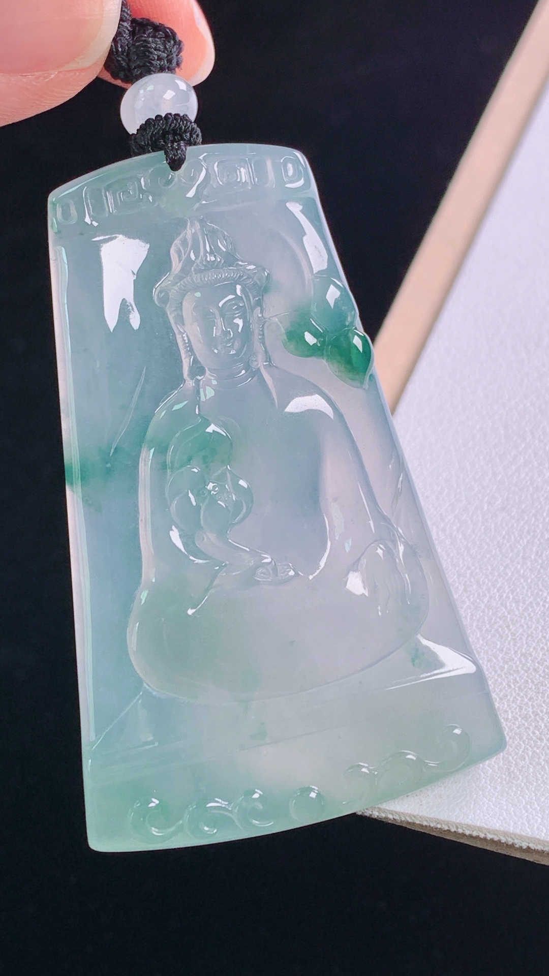 ️冰飘花观音花色灵动，冰清玉洁，无裂，尺寸:59.2-37.6-5.4mm 7