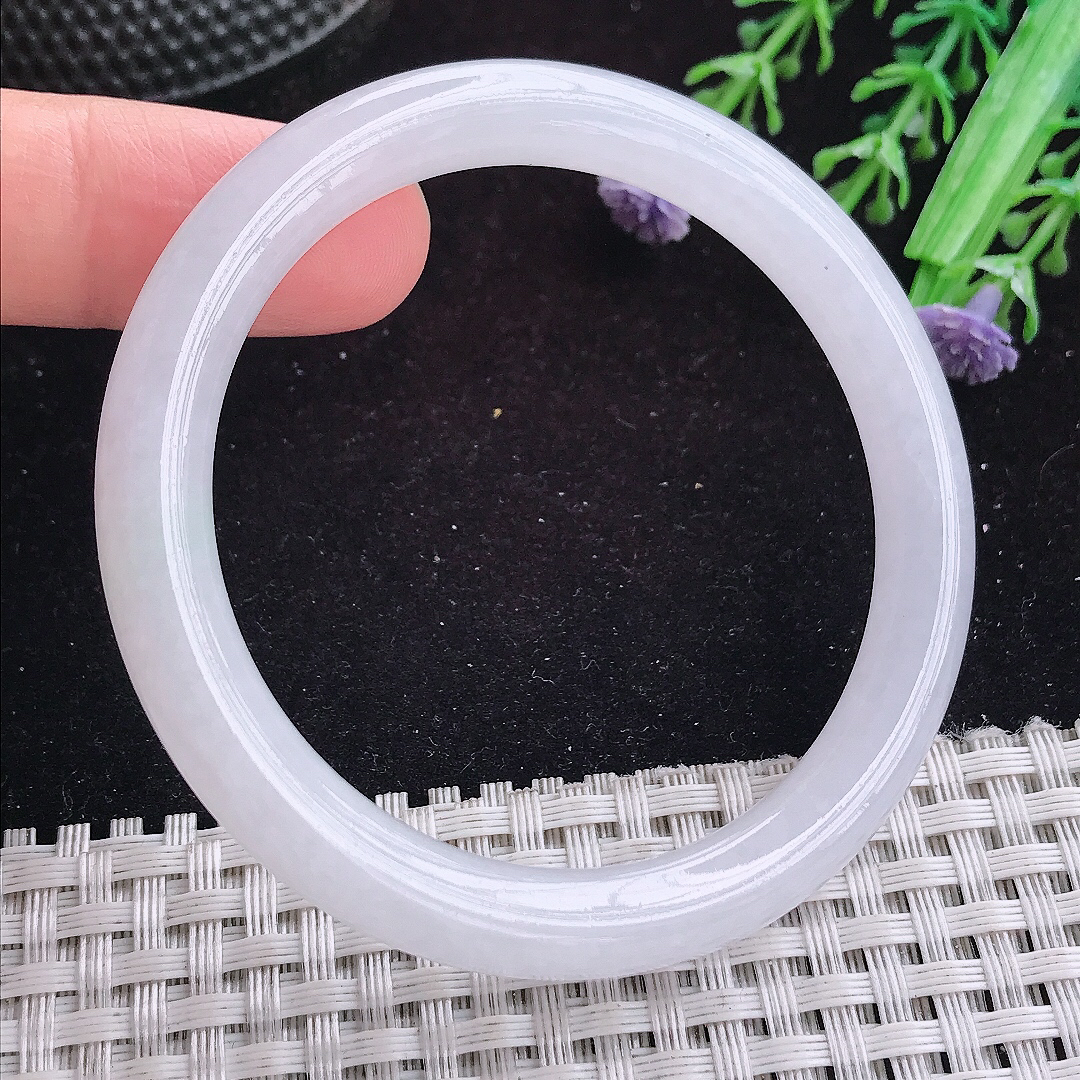 实拍A货翡翠53/7.9老坑冰润起胶白月光圆条手镯平安镯细条翡翠玉镯