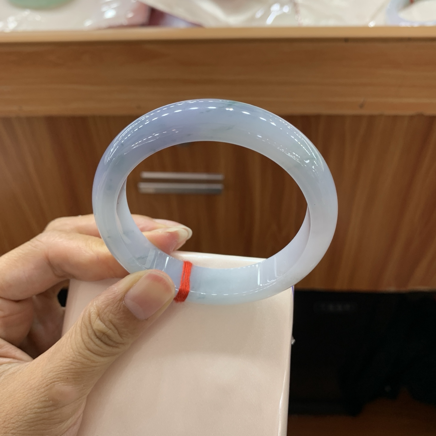 060906GX 飘花正圈翡翠手镯 56.4-13.8-8.2