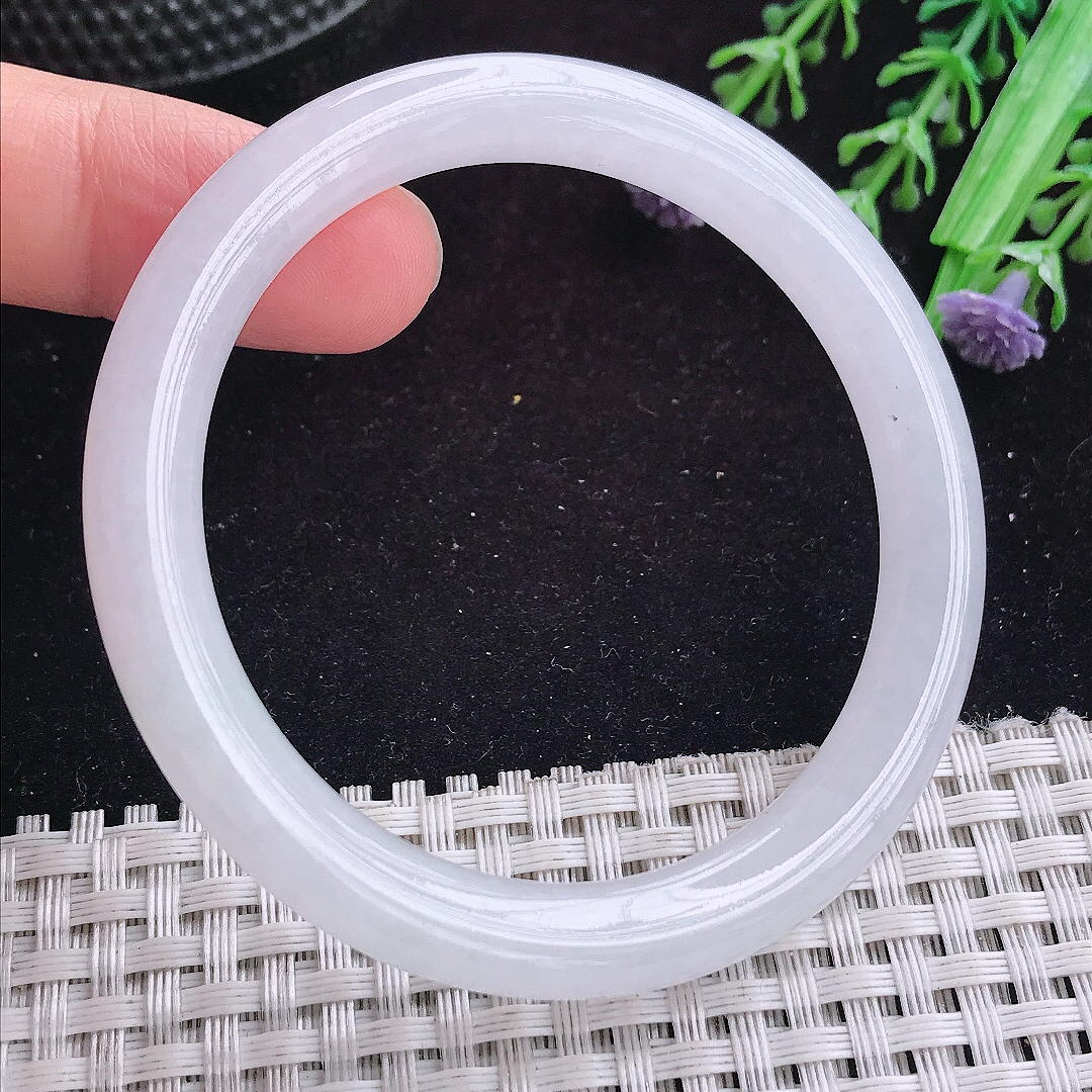 实拍A货翡翠53/7.9老坑冰润起胶白月光圆条手镯平安镯细条翡翠玉镯