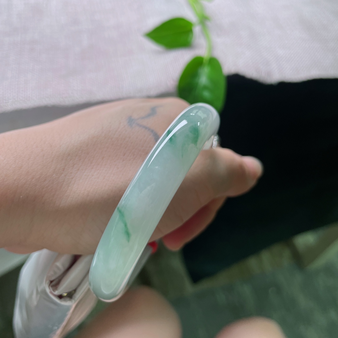 56/11.3/8.7飘花正圈，料子细腻干净，小清新，不失经典大气，种老，无裂。ss50393a