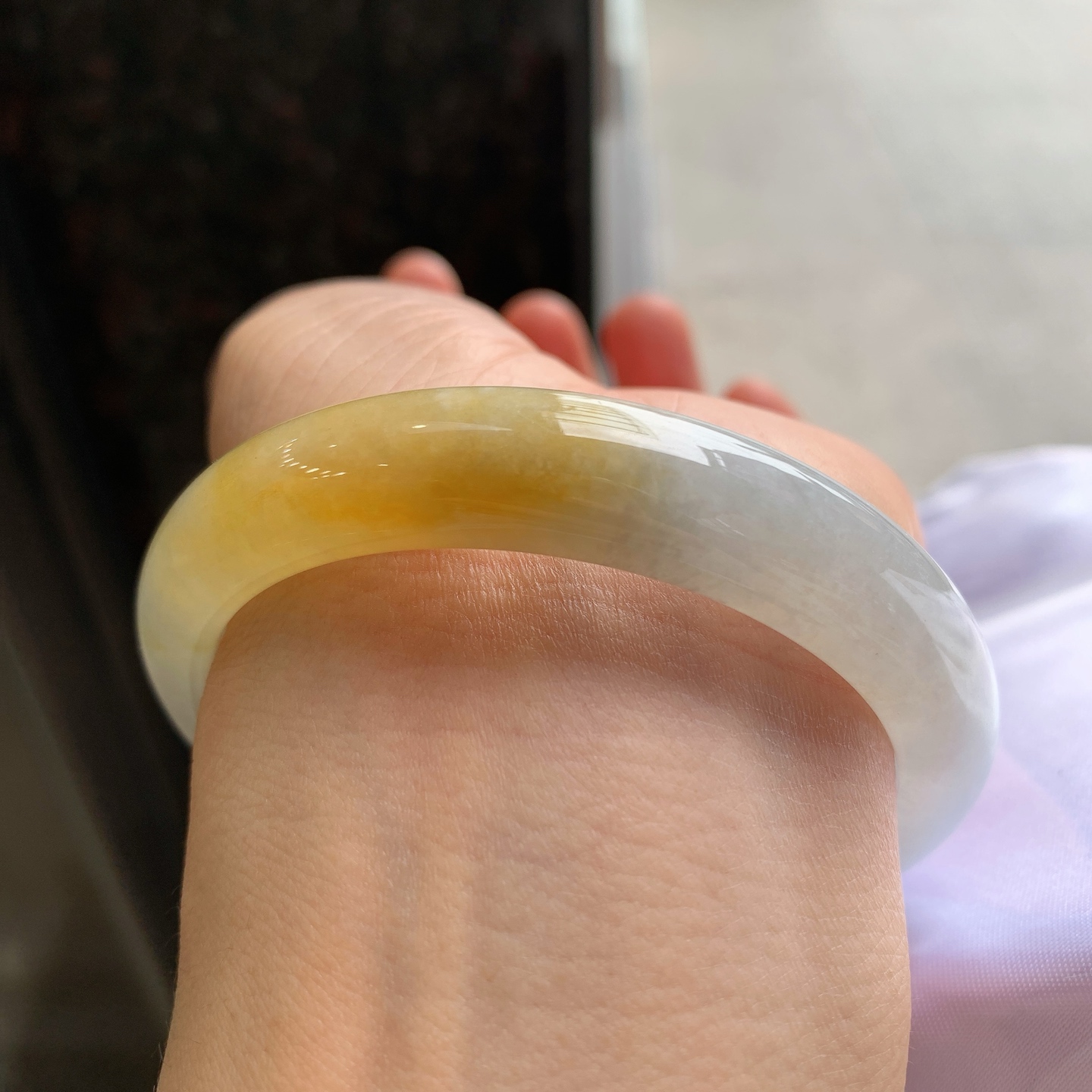 正圈冰黄翡 微棉 尺寸：59.2/12.1/8.1 大圈口
