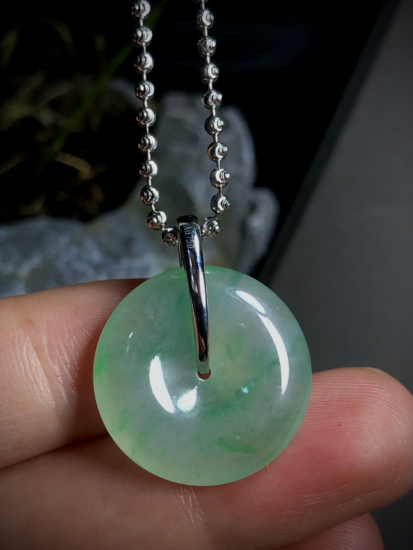 绿花平安扣子，裸石21.8-4.8mm，18K金，南非钻，不含链