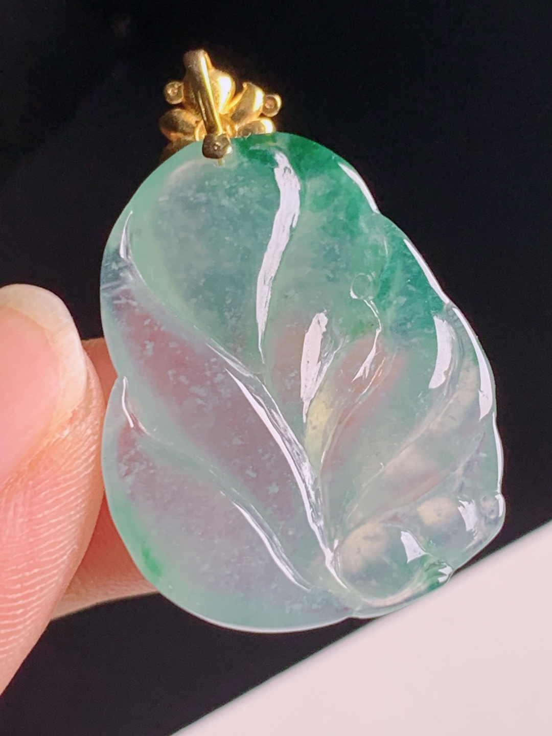 ️ 飘花九尾狐吊坠，冰透莹润飘花灵动，18K金镶阳绿顶珠寓意 裸石30.6-22.5-4.7 整体36.6 530608