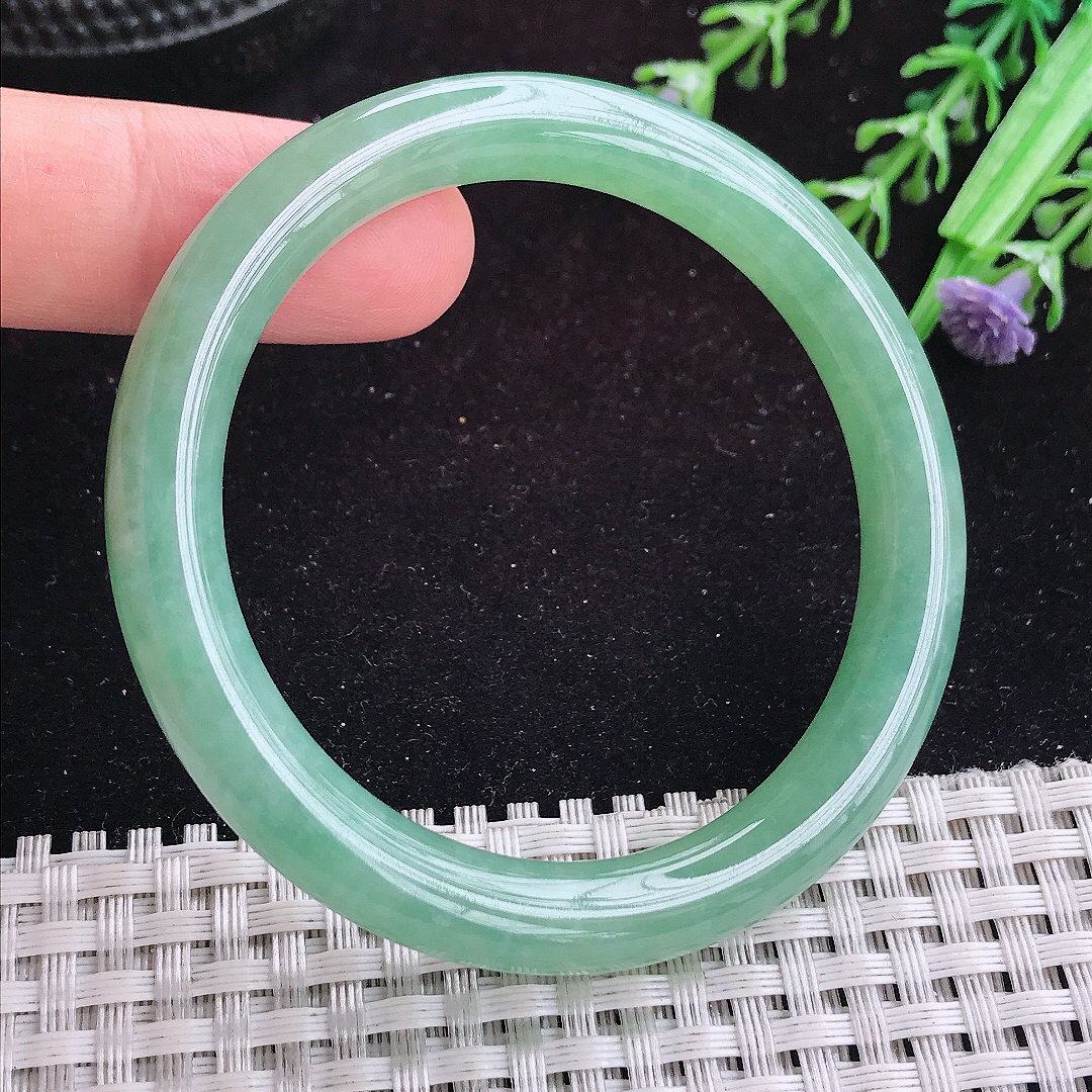 自然光50.5/8.3/8小圈口老坑冰润起胶满绿圆条手镯平安镯翡翠玉镯叮当镯