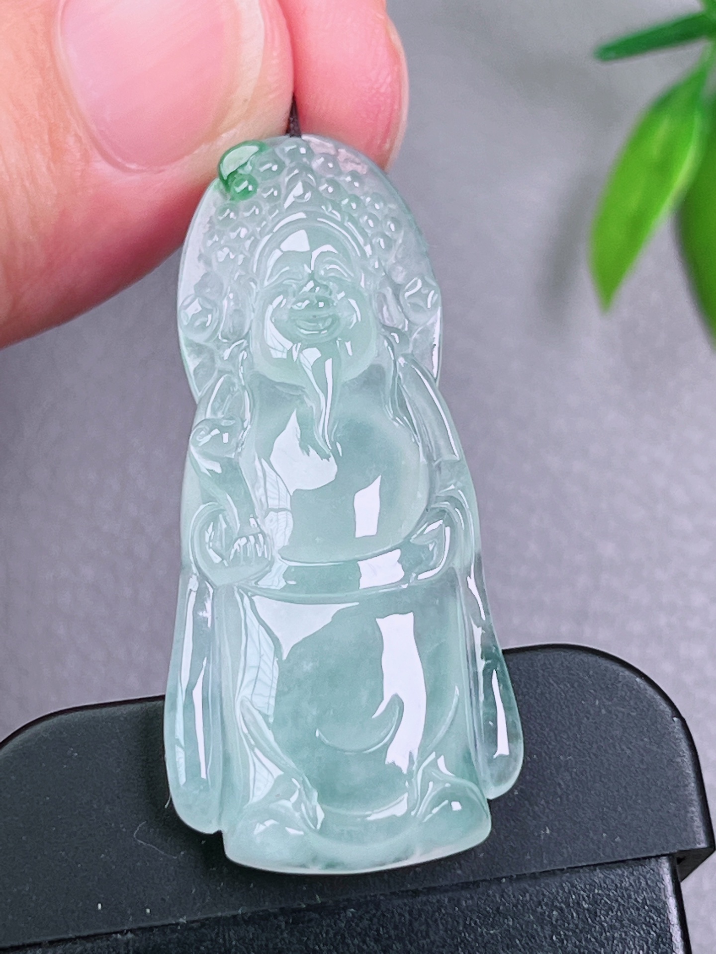 财神，无裂，种水油洁，冰透水润，起荧光，尺寸：44.9-19.8-6