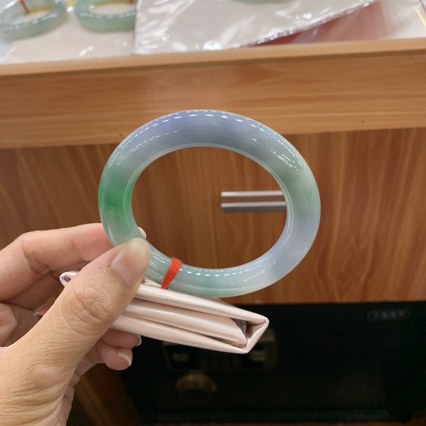 060915GX 春彩圆条翡翠手镯 55.8-11