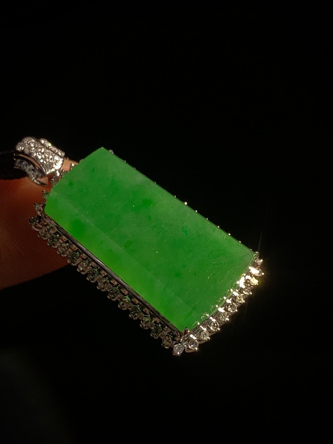 ️ 绿无事牌，裸石26-15.2-3mm37.2-19-8.8mm，8.03g，18K金，南非钻