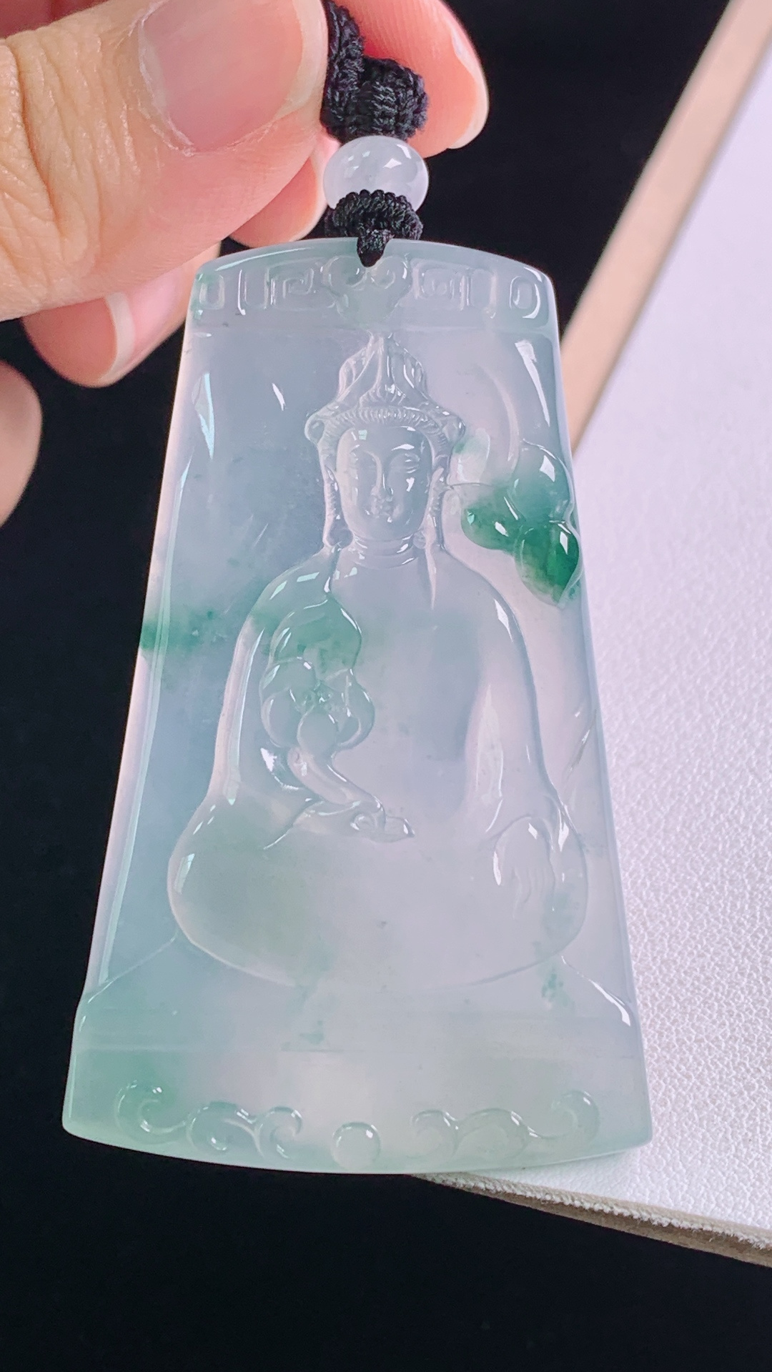 ️冰飘花观音花色灵动，冰清玉洁，无裂，尺寸:59.2-37.6-5.4mm 7