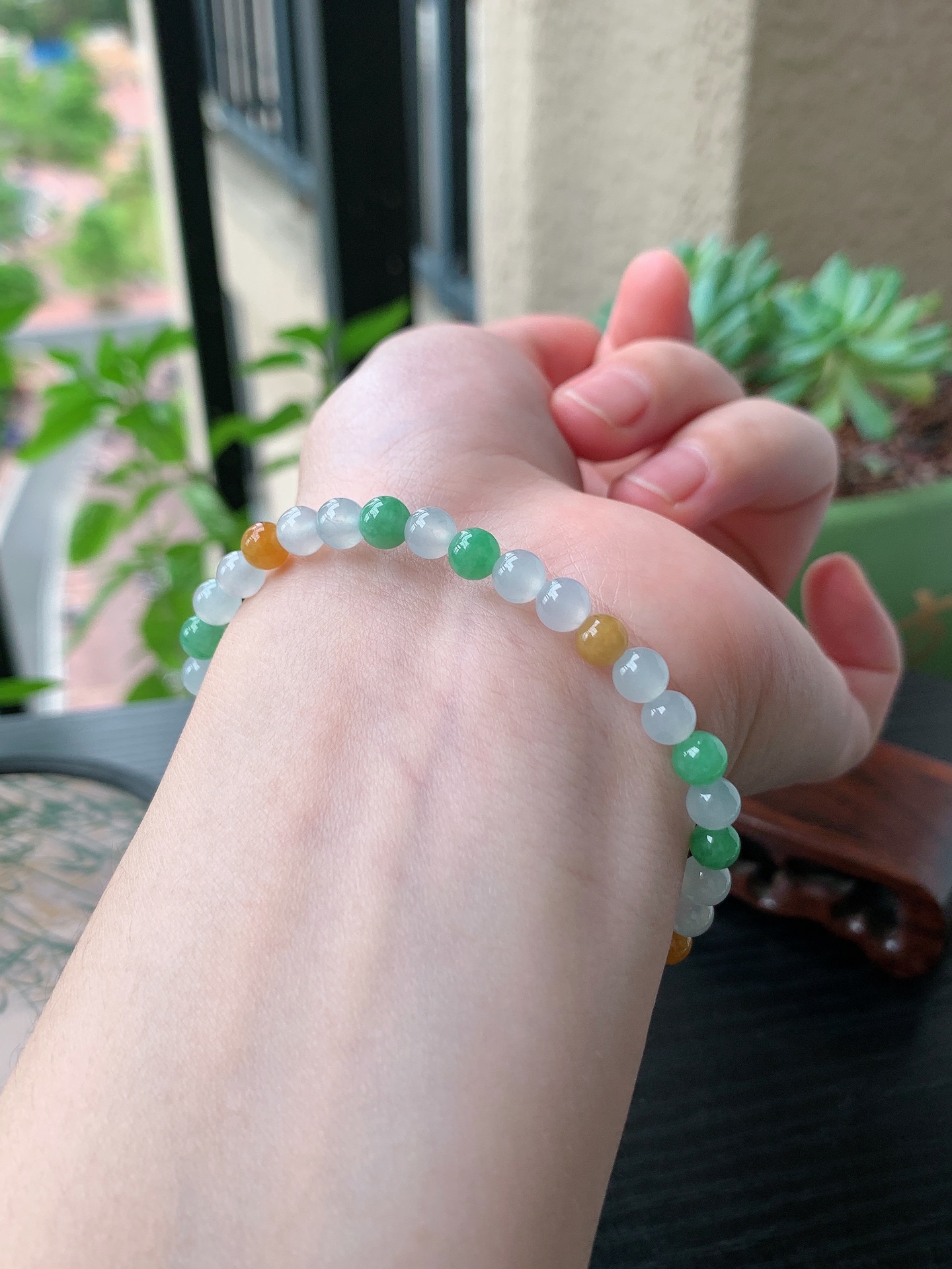 老坑冰种胶感三彩圆珠手串 裸石尺寸:5.5mm