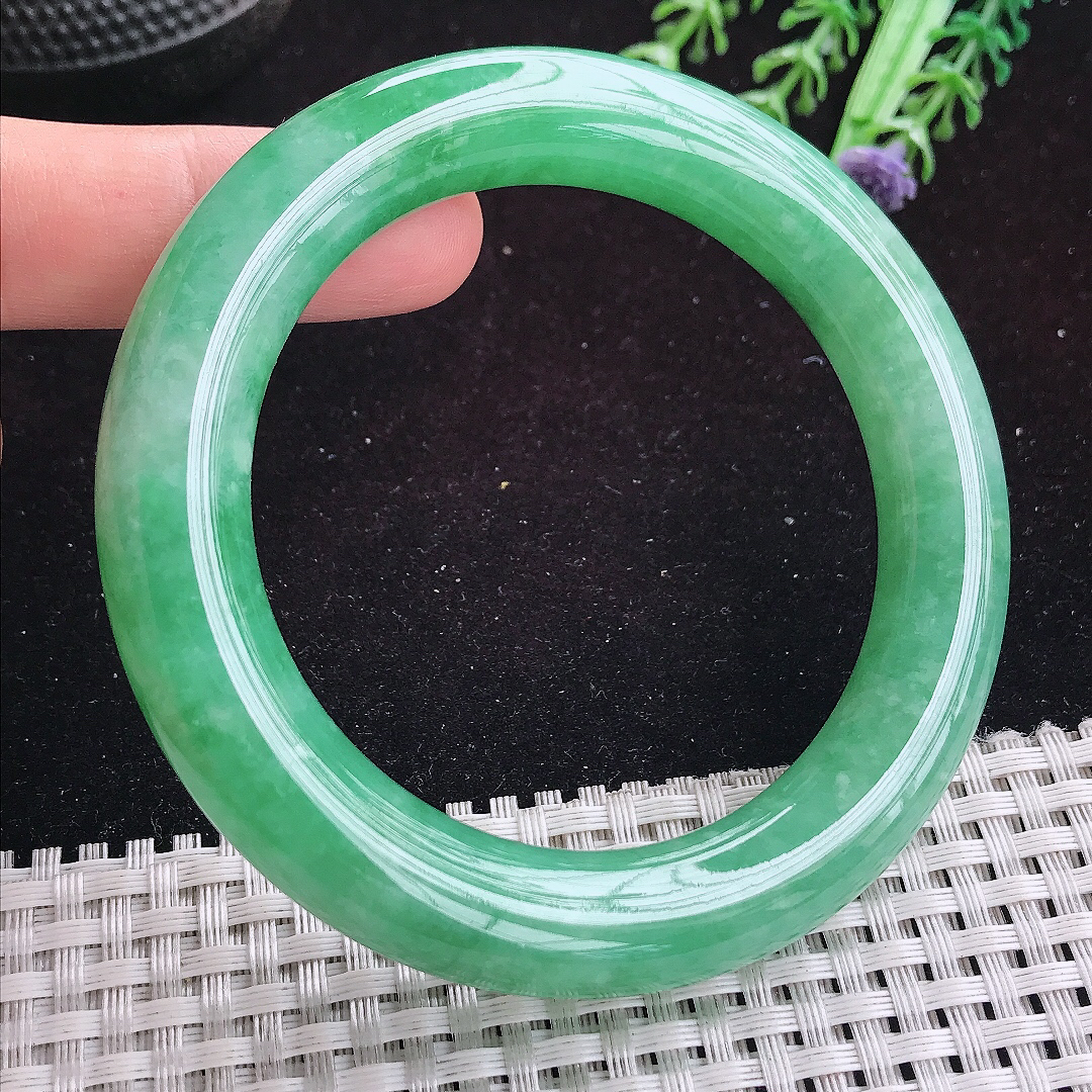 自然光58/11.3/11.8老坑精美温润辣绿满绿圆条手镯平安镯翡翠玉镯美人镯