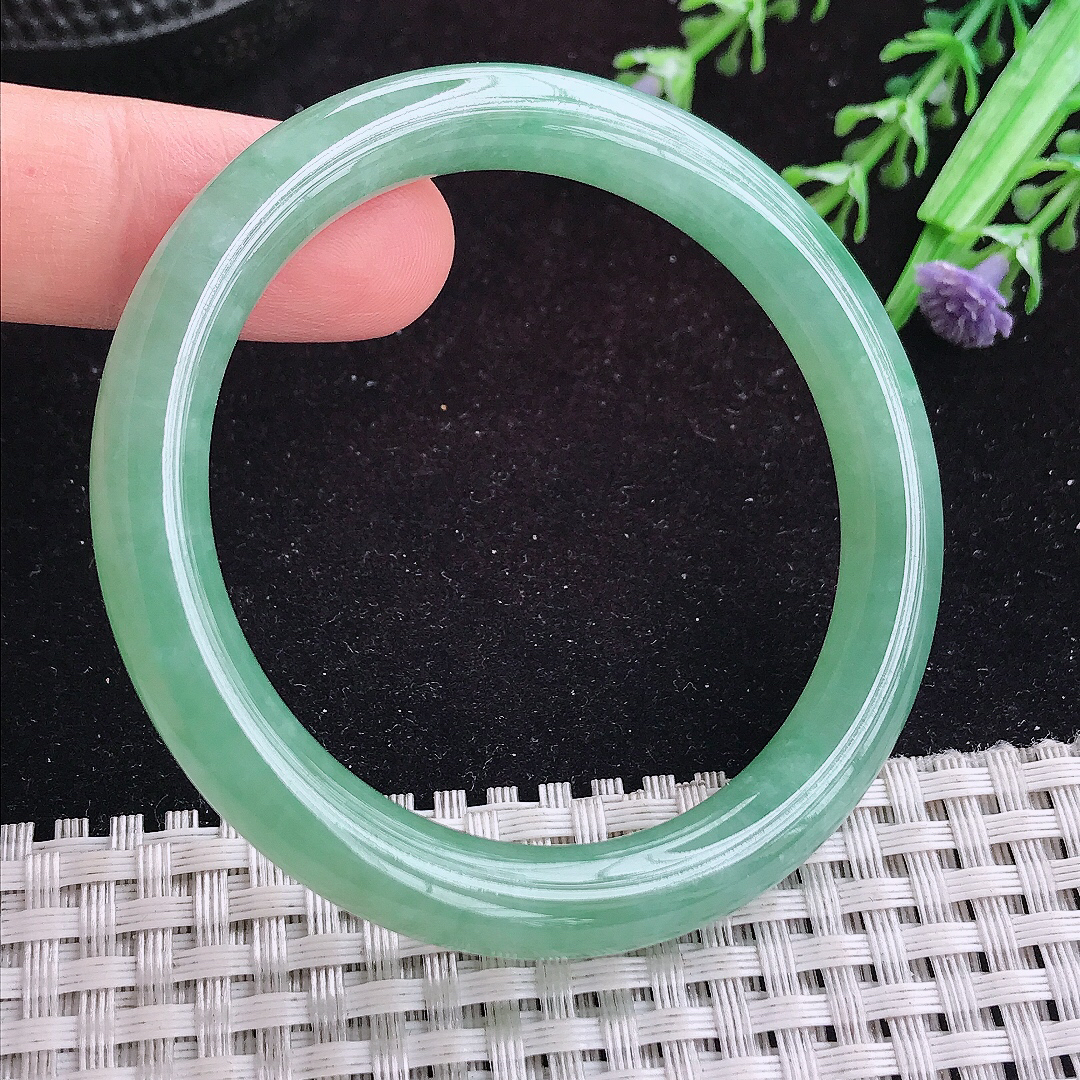 自然光50.5/8.3/8小圈口老坑冰润起胶满绿圆条手镯平安镯翡翠玉镯叮当镯